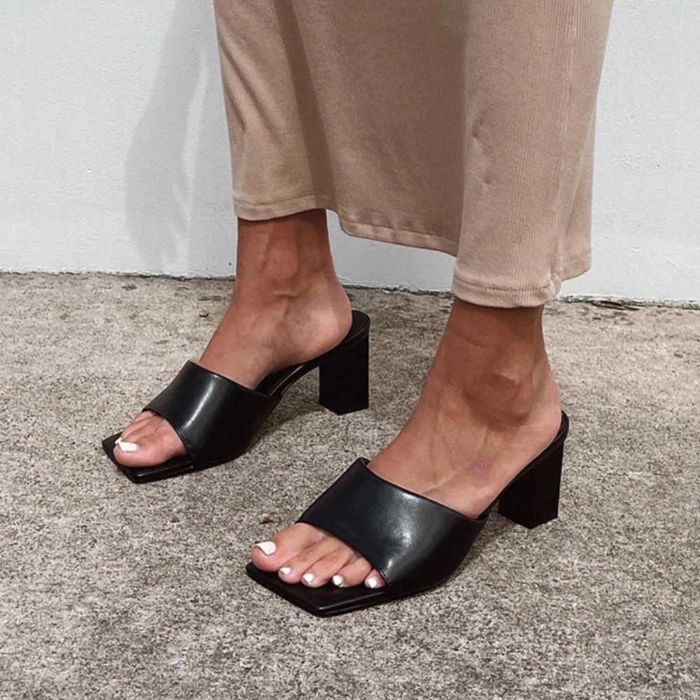 Manhattan Heels Black